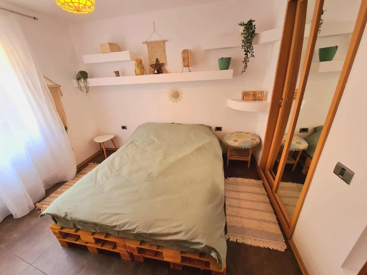 Cosy Apartment In The City Center Arad Exterior photo